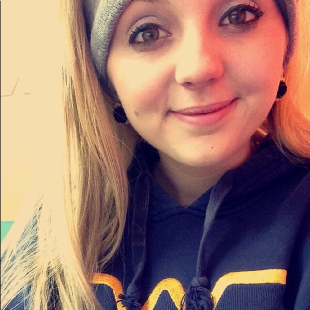 Meet your Posher, Stephany